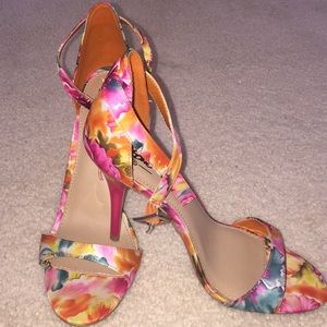 Mossimo Size 8 Floral, strappy heels